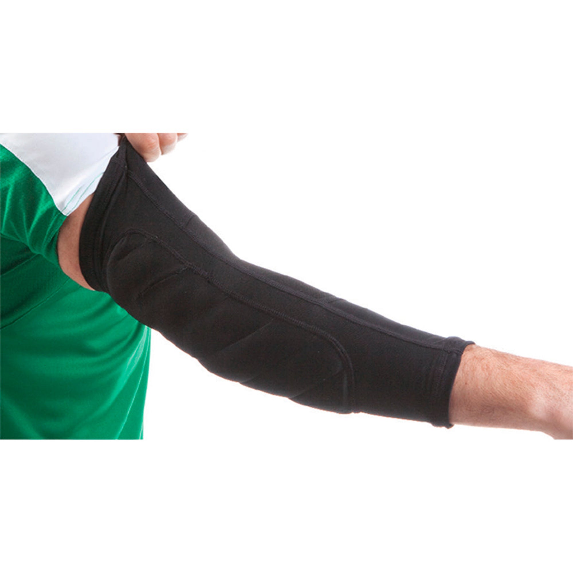  Padding on the elbows to protect against impacts.