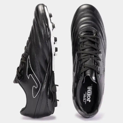 Joma Men's Numero-10 2201 the shoe is exceptionally light.