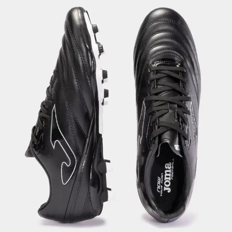 Joma Men's Numero-10 2201 the shoe is exceptionally light.